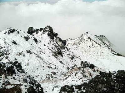初冠雪した焼山