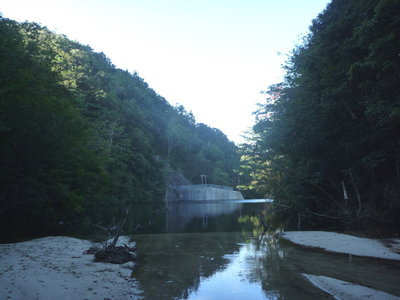 上流から見た大堰堤