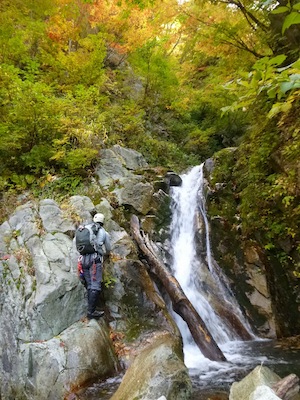最初の滝…左から簡単に
