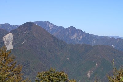 沢口山から.jpg (455.85 KiB) 閲覧された回数 10129 回 沢口山から。朝日岳の背に大無間