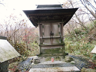● 竜神神社、狛蛇がいいですね。力を与えてください。