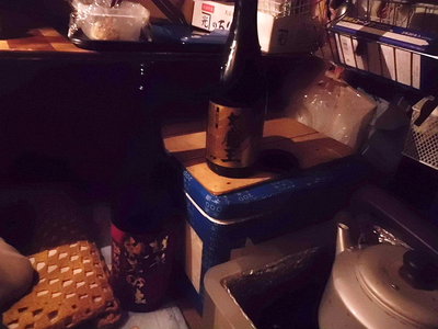 ● １０日、いい夜でしたね、<br />秋深く すぐになくなる イモ焼酎 外は風吹く 虫の声無し