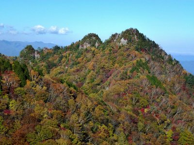 P1090084.JPG (275.9 KiB) 閲覧された回数 3330 回 赤岩尾根の紅葉