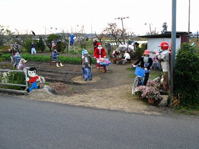 IMG_0230.jpg (217.52 KiB) 閲覧された回数 4615 回 大家族か?サンタさんもいるぞ!