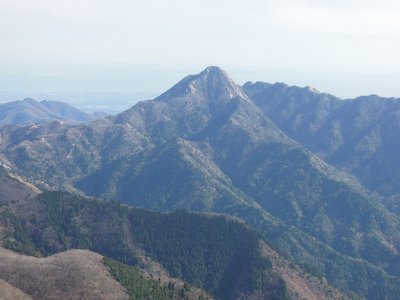 鎌ヶ岳は滋賀県側から見たほうが形がいいかなあ