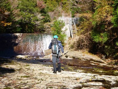 遡行を終了した取水堰堤