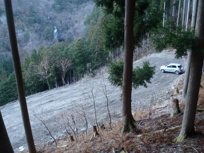 重機で均したばかりの夫婦滝展望駐車地