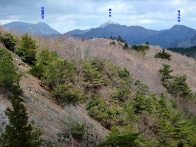 P1020143.JPG (373.59 KiB) 閲覧された回数 4902 回 大崩壊地からの展望