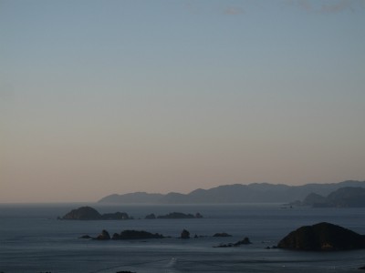 IMG_6449.jpg (93.88 KiB) 閲覧された回数 5691 回 展望台より熊野灘