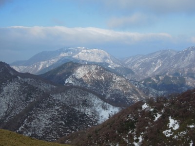 御池岳.jpg (250.19 KiB) 閲覧された回数 3739 回 御池岳も白いなあ