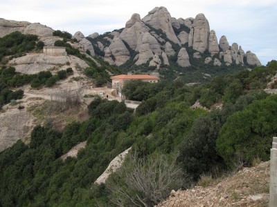 IMG_4584-s.JPG (141.05 KiB) 閲覧された回数 5600 回 のこぎり山の異名を持つモンセラット