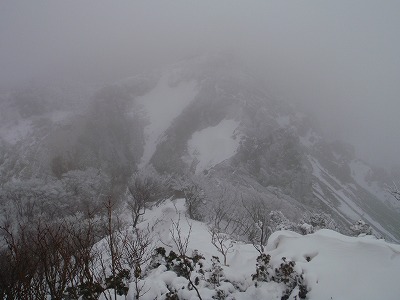 ガスに煙るイハイガのガレ