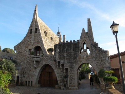 今回唯一食事したレストランはガウディ・ガラフ・レストラン