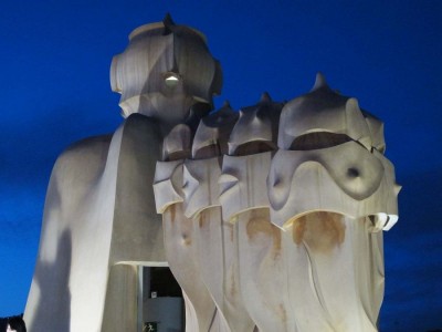 モンセラットからとんぼ返りで訪れたバルセロナ大仏と四天王