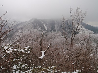 大峠～雨乞岳の稜線(ランチ場から）