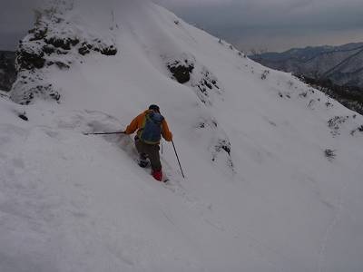 F氏、イハイガ北尾根を往く（biwaco氏撮影）