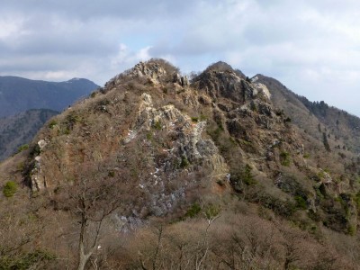 荒々しい衝立岩