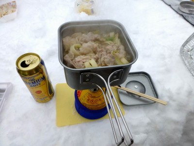 P1000068.JPG (127.39 KiB) 閲覧された回数 14844 回 ランチタイムは、ちゃんこ鍋+ビールです