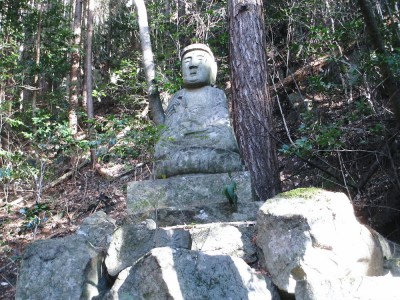 ナマンダブ.JPG (260.36 KiB) 閲覧された回数 9733 回 ●ナマンダブ、登山口までの山里には好いものがひっそりと待ってるよ。