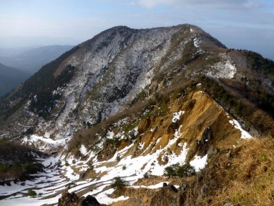 P1000388.JPG (300.3 KiB) 閲覧された回数 9289 回 文三ハゲから水無山を望む