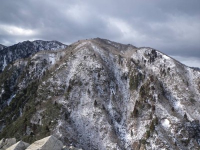 ヤシオ尾根の末端部