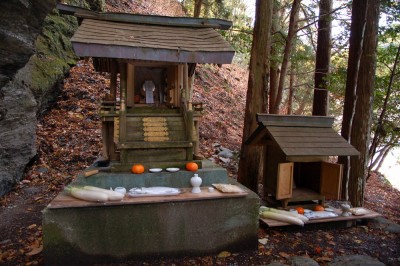 山の神②.jpg (380.62 KiB) 閲覧された回数 1854 回 山の神(かなり高価なものらしいです)