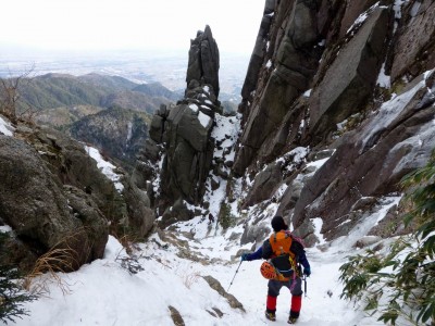 P1000299.JPG (273.61 KiB) 閲覧された回数 1996 回 第二ルンゼ-ツルムを前方に見る