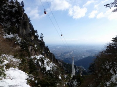 P1000214.JPG (207.32 KiB) 閲覧された回数 1996 回 本谷上部からロープウェイと鉄塔を振り返る