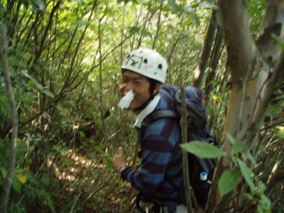 hanaji.JPG (63.97 KiB) 閲覧された回数 5210 回 ハナヂブーでティッシュを詰めて下山