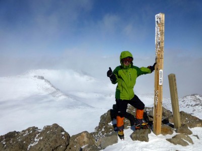 P1000587.JPG (138.78 KiB) 閲覧された回数 6468 回 剣ヶ峰山頂(3067m)にて