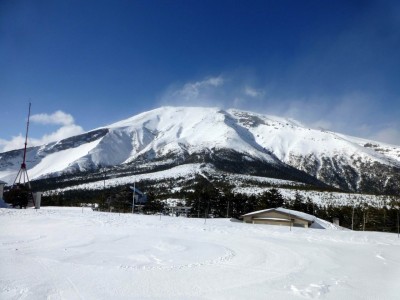 P1000645.JPG (170.69 KiB) 閲覧された回数 6464 回 下山して御嶽山を仰ぐ