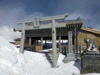 王滝山頂の御嶽神社奥社本宮