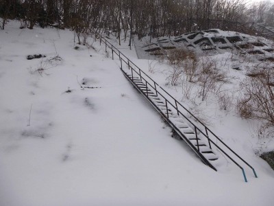 P1010922_1.jpg (311.5 KiB) 閲覧された回数 9030 回 コグルミ谷右岸尾根にあがる鉄はしご