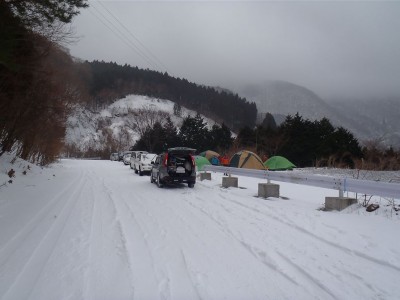 コグルミ谷手前、オートキャンプ場