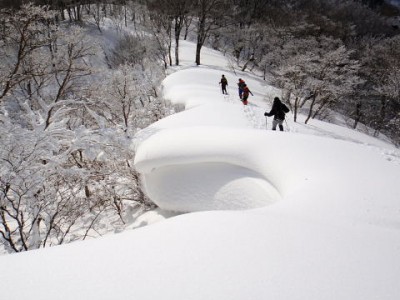 雪庇も美しい