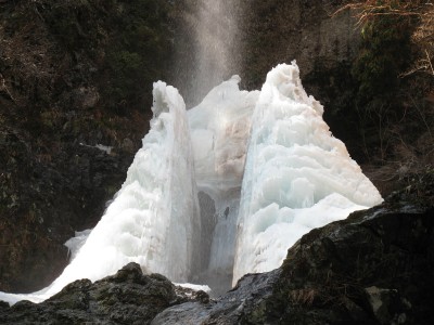 IMG_4916.jpg (261.07 KiB) 閲覧された回数 4194 回 昨年の喜平小屋大滝