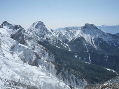 赤岳（左）と阿弥陀岳（右）