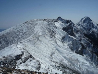 P1060734.jpg (148.26 KiB) 閲覧された回数 9032 回 硫黄岳手前から横岳縦走路を振り返る