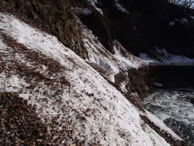 「得盛り」すべり台<br />私には無理