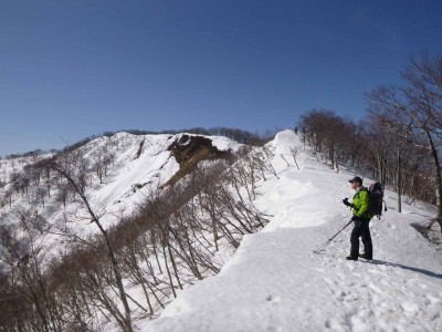 P1020497.jpg (233.93 KiB) 閲覧された回数 11114 回 国境稜線手前