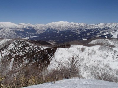 P3170876_640.jpg (60.26 KiB) 閲覧された回数 3357 回 翼を広げた白山