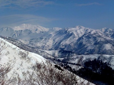 別山が白く輝いています（ダイレクト尾根から）