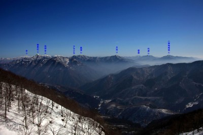 IMG_2650.JPG (240.34 KiB) 閲覧された回数 10946 回 天狗山、雷倉、花房山、小津権現山と並ぶ