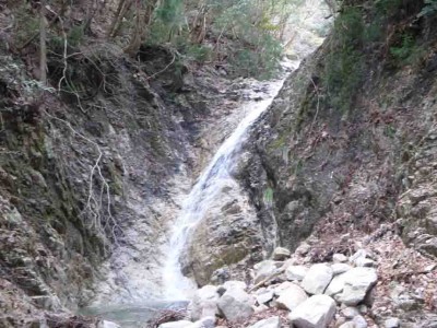 P1020598_1.jpg (74.42 KiB) 閲覧された回数 4418 回 10m滝 登れるがシャワーになるので今回は回避