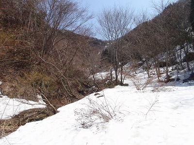 稜線の鞍部までもう少しだが