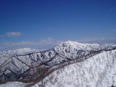 立派な屏風山　後は姥ヶ岳