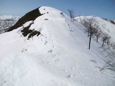 栗ヶ岳凸部・・・ストックで突いちゃダメよ～