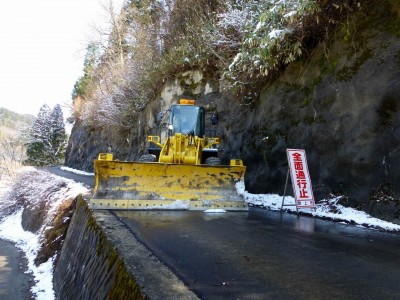 P1000020.JPG (293.96 KiB) 閲覧された回数 8057 回 がっちりガードされて通行止め!