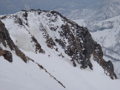 P4141007_640.jpg (49.75 KiB) 閲覧された回数 6231 回 よくもま~、あんなトコを・・・・。