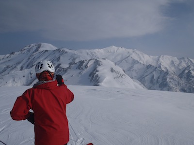 ガスが晴れ姿を現した別山